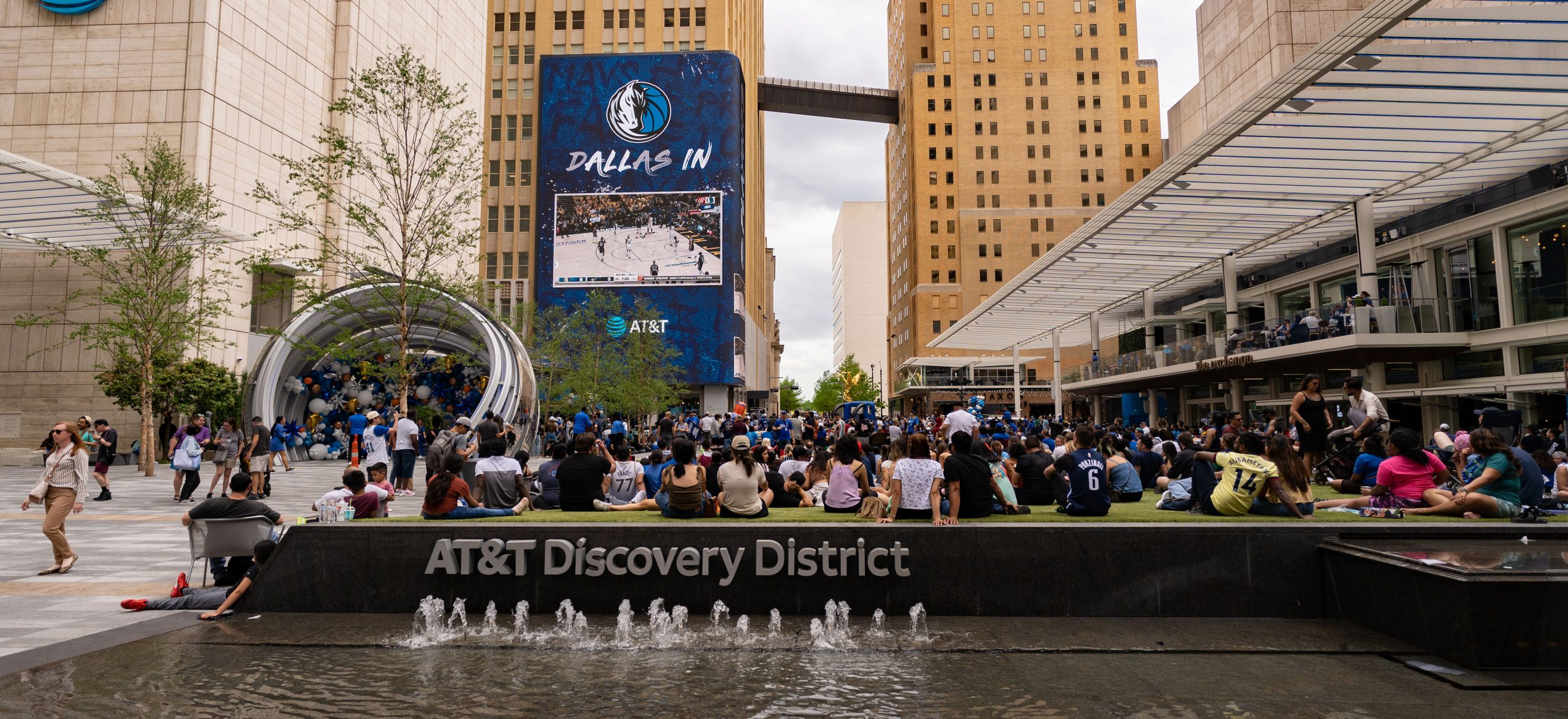 Background image for Charlotte Hornets vs. Dallas Mavericks Watch Party